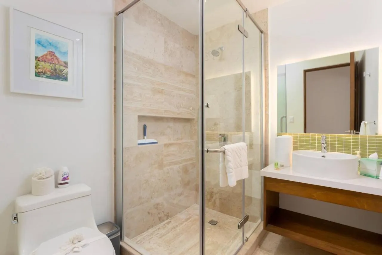 New Condo In Nice Vacation Complex - 5 People Playa del Carmen